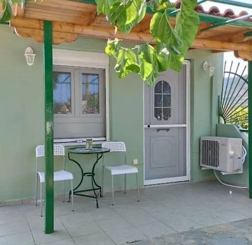 Lovely Guesthouse On The Beach